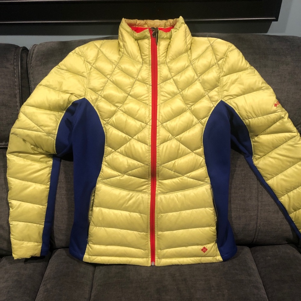 Woman’s size large Columbia jacket